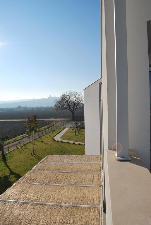 Ortopi Country Canapa House Porto Recanati Rum bild