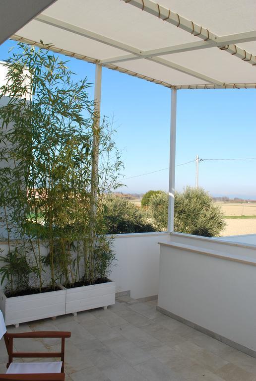 Ortopi Country Canapa House Porto Recanati Rum bild